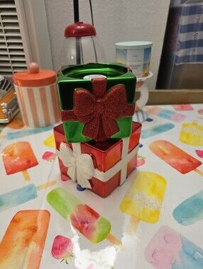 Bath & Body Works Red & Green Gift Box Holiday Candle Holder Decor NEW RARE